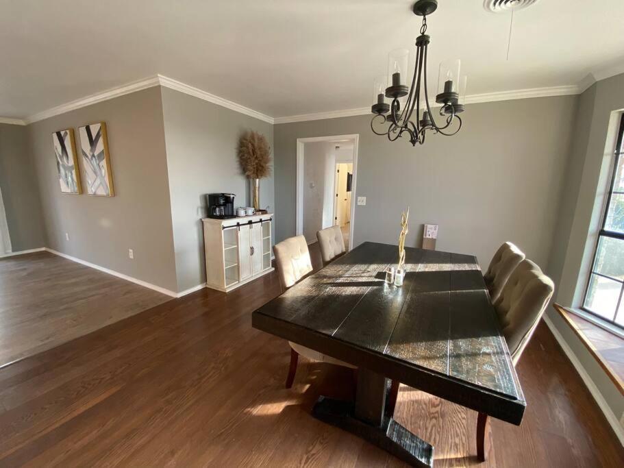 Large Modern Family Home! 손시 외부 사진